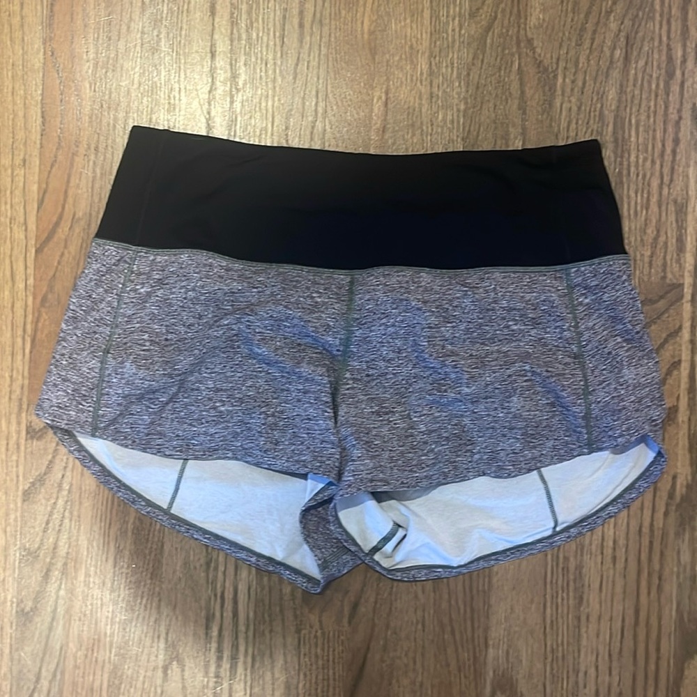 Lululemon sz 8 high waisted Speed up shorts heathered grey and black